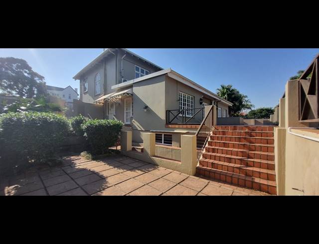 5 BEDROOM HOUSE TO LET IN GLENWOOD